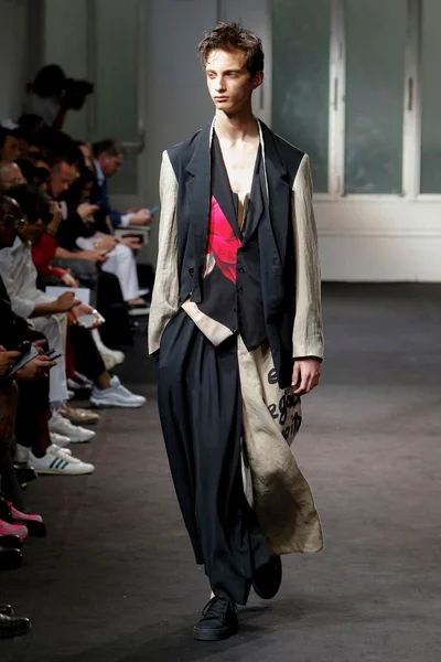 Look 35